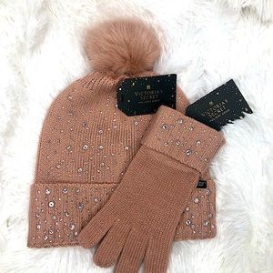 🇺🇸 Victoria Secret Muted Pink Hat and Mitten Set
